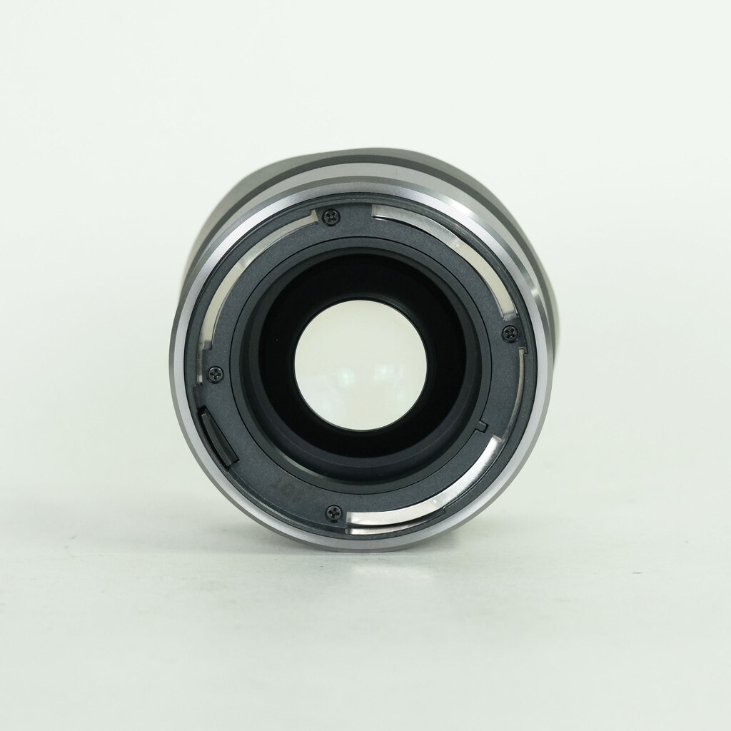 SONY E 16mm F2.8 SEL16F28