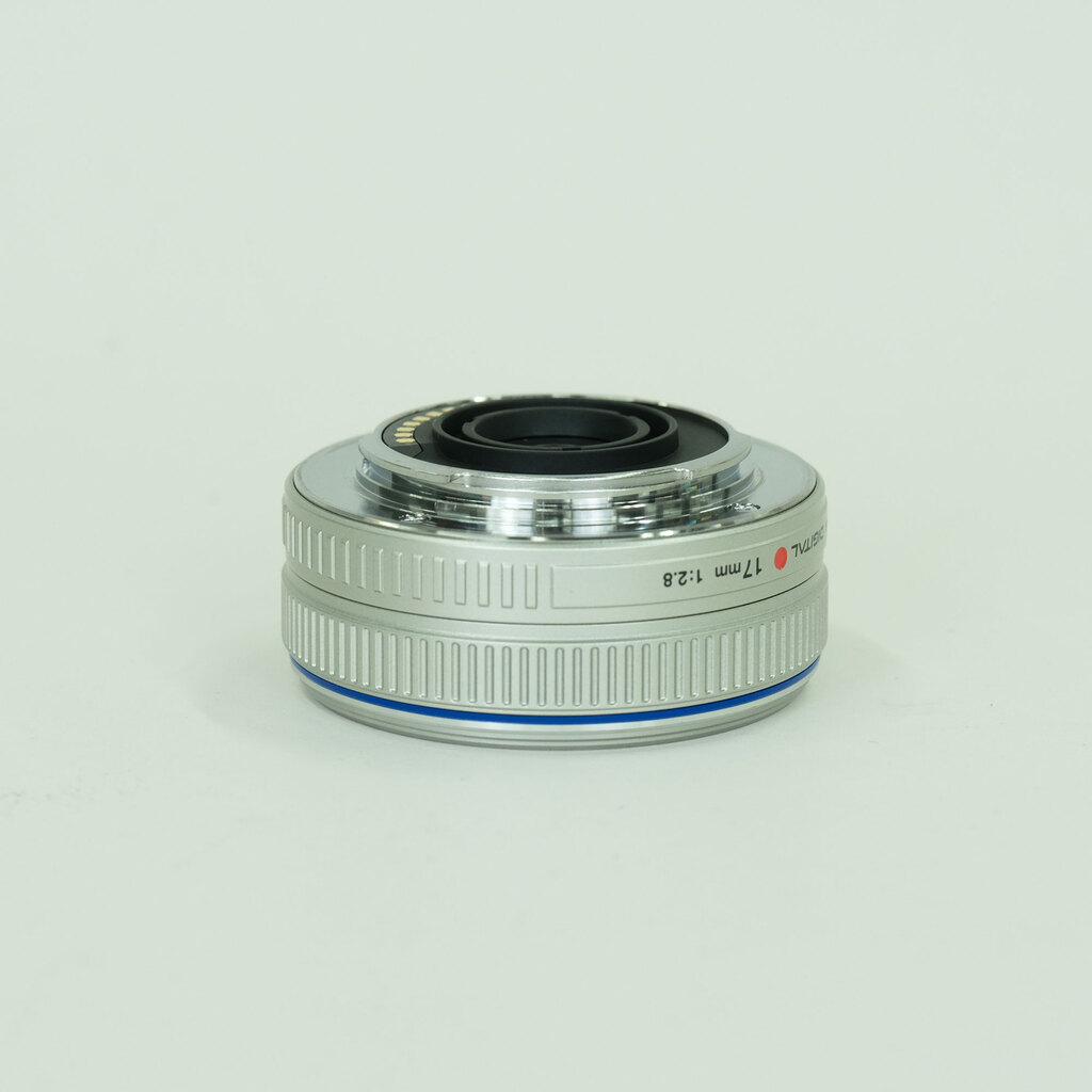 OLYMPUS M.ZUIKO DIGITAL 17mm F2.8 シルバー