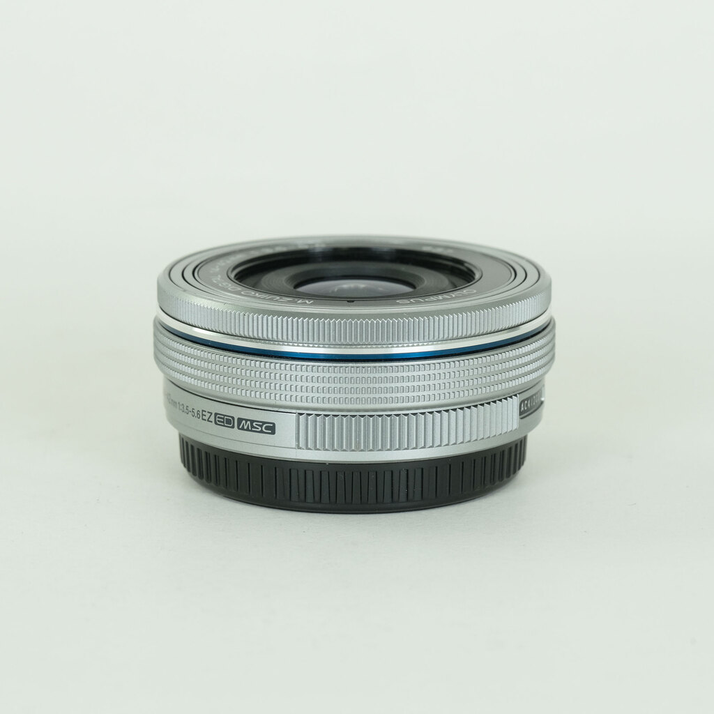 OLYMPUS M.ZUIKO DIGITAL ED 14-42mm F3.5-5.6 EZ シルバー OLYMPUS M.ZUIKO DIGITAL ED 14-42mm F3.5-5.6 EZ シルバー