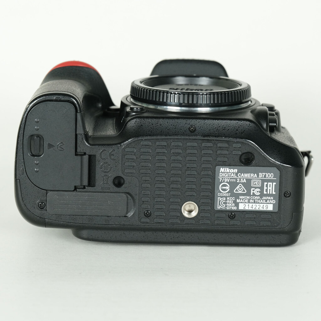 Nikon D7100の出品 | ONE SCENE（ワンシーン）
