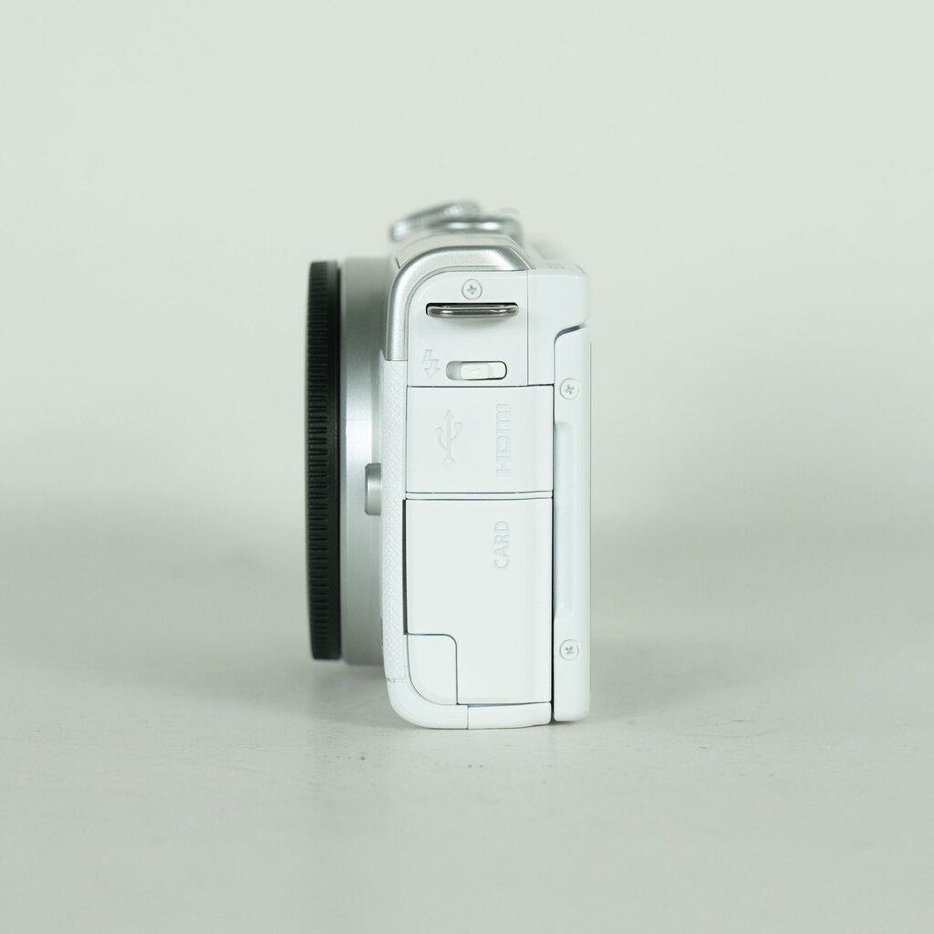 Canon EOS M200 ボディ ホワイトの出品 | ONE SCENE（ワンシーン）