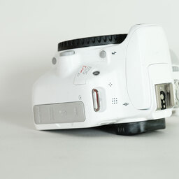 Canon EOS Kiss X7 ボディ ホワイト