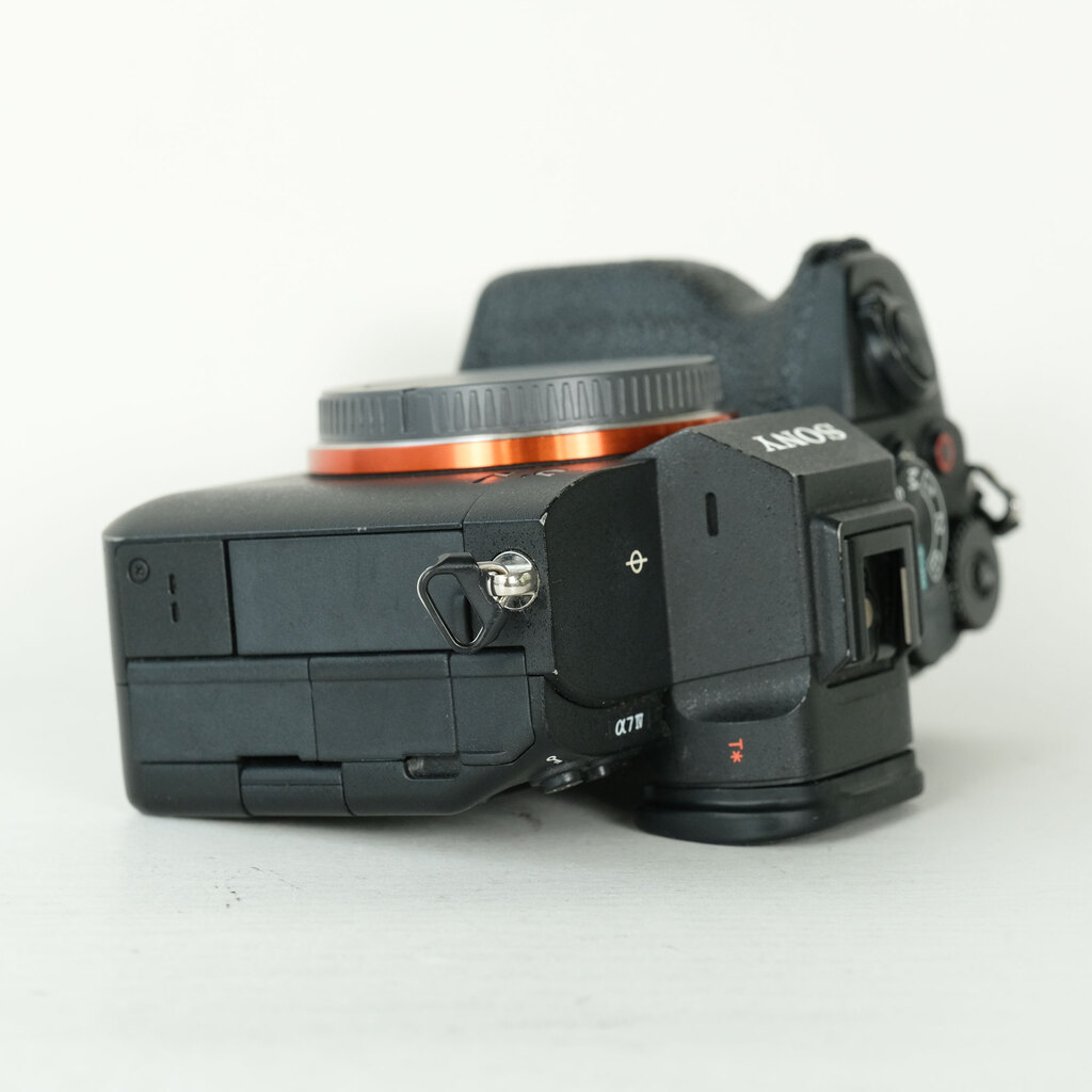 SONY α7 IV（ILCE-7M4）の出品 | ONE SCENE（ワンシーン）