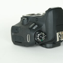 Canon EOS 9000D