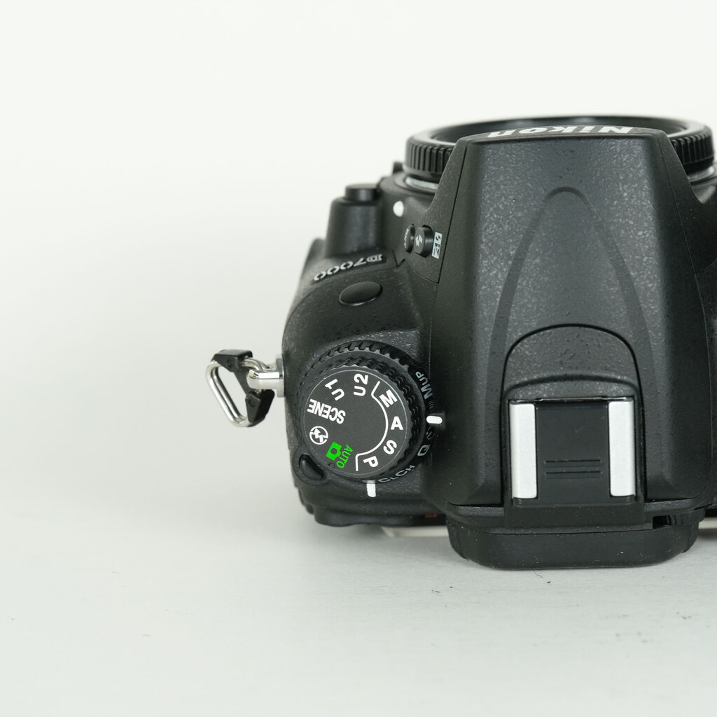 Nikon D7000の出品 | ONE SCENE（ワンシーン）