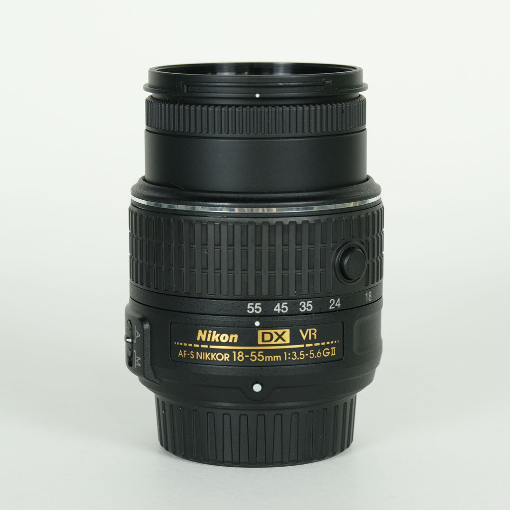 Nikon AF-S DX NIKKOR 18-55mm f3.5-5.6G VR II Nikon AF-S DX NIKKOR 18-55mm f3.5-5.6G VR II