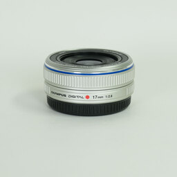 OLYMPUS M.ZUIKO DIGITAL 17mm F2.8 シルバー