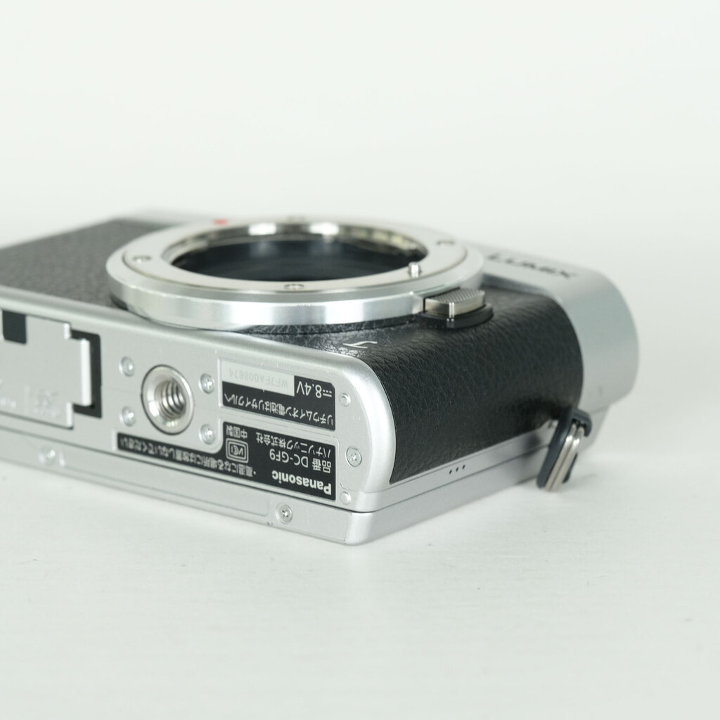 Panasonic LUMIX DC-GF9 ボディ シルバーの出品 | ONE SCENE（ワンシーン）