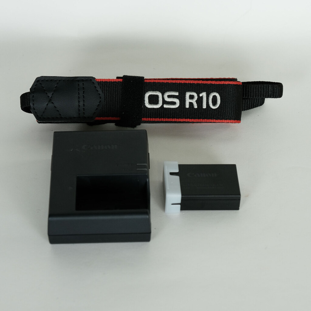 Canon EOS R10