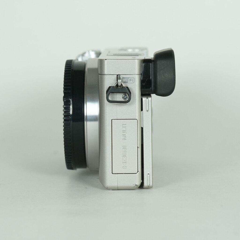 SONY α6000(ILCE-6000) SONY α6000(ILCE-6000)