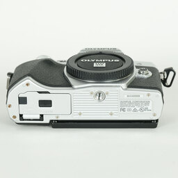 OLYMPUS OM-D E-M10 Mark III