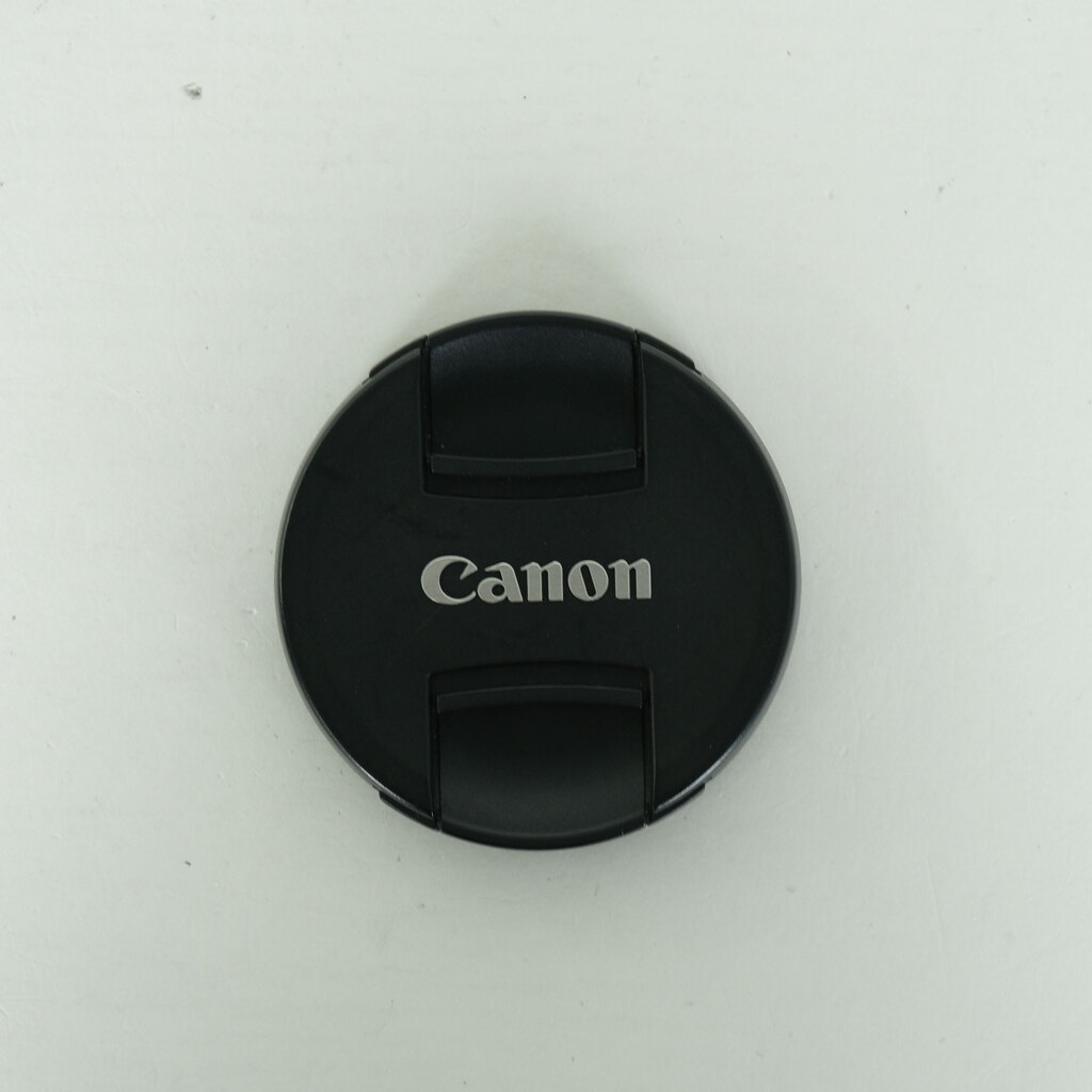 Canon EF-S18-135mm F3.5-5.6 IS USM