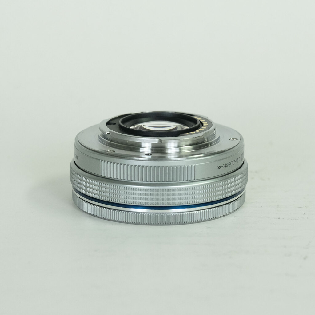 OLYMPUS M.ZUIKO DIGITAL ED 14-42mm F3.5-5.6 EZ シルバー