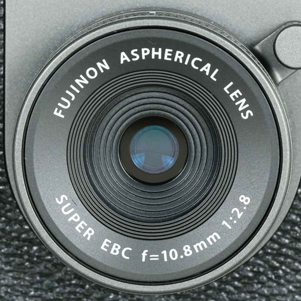 FUJIFILM X half X-HF1