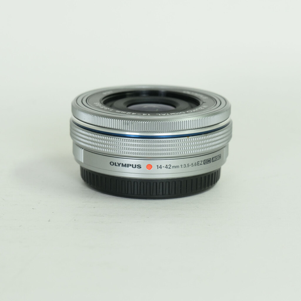 OLYMPUS M.ZUIKO DIGITAL ED 14-42mm F3.5-5.6 EZ シルバー