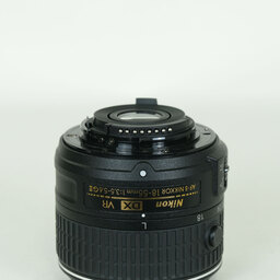 Nikon AF-S DX NIKKOR 18-55mm f3.5-5.6G VR II