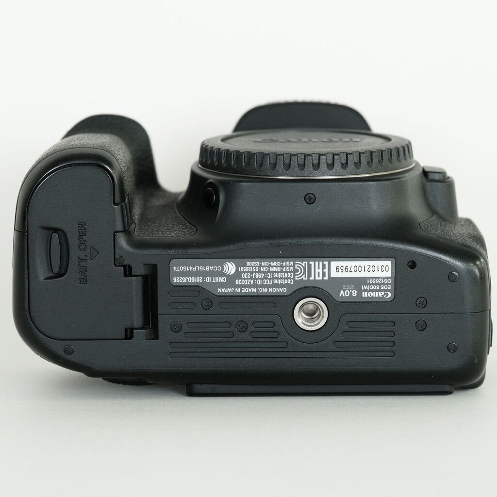 Canon EOS 80D EF-S18-135 IS USM レンズキット