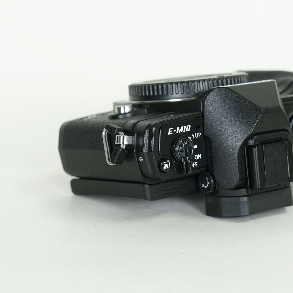 OLYMPUS OM-D E-M10 Mark IV