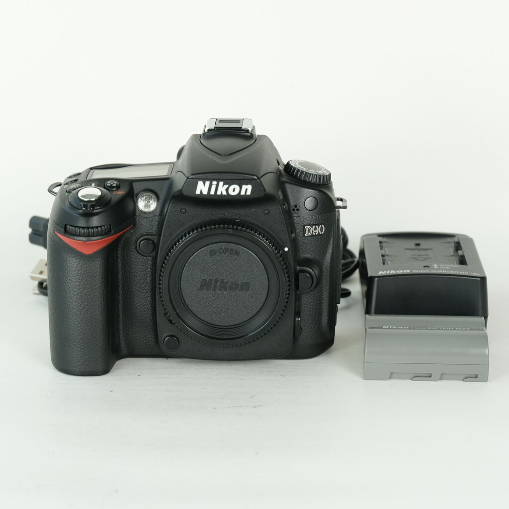 Nikon D90 ボディの出品 | ONE SCENE（ワンシーン）