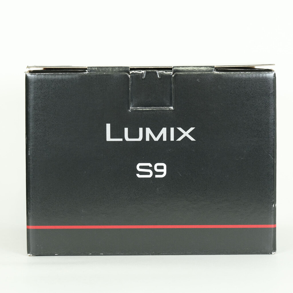 Panasonic LUMIX DC-S9
