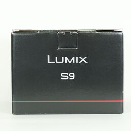 Panasonic LUMIX DC-S9
