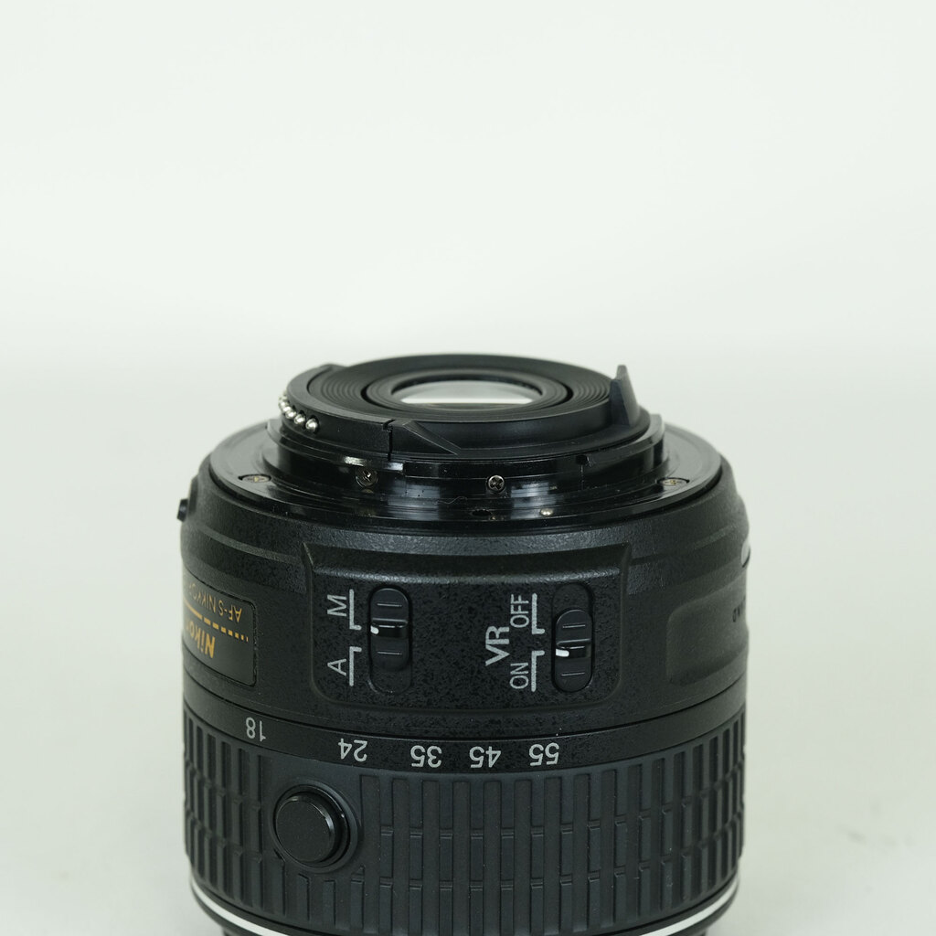 Nikon AF-S DX NIKKOR 18-55mm f3.5-5.6G VR II