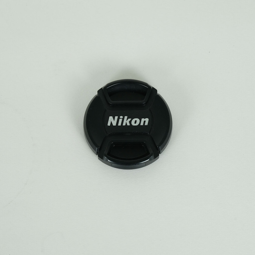 Nikon AF-S DX NIKKOR 18-55mm f3.5-5.6G VR II Nikon AF-S DX NIKKOR 18-55mm f3.5-5.6G VR II