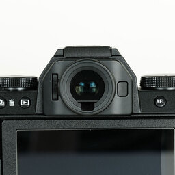 FUJIFILM X-S20