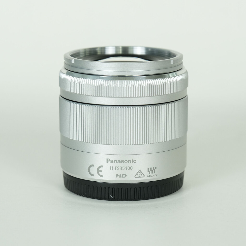 Panasonic LUMIX G VARIO 35-100mm / F4.0-5.6 ASPH. / MEGA O.I.S. [�V���o�[]