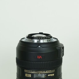 Nikon AF-S DX VR Zoom-Nikkor 18-200mm F3.5-5.6G IF-ED