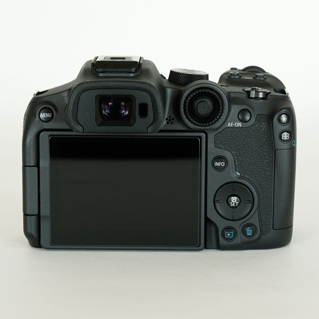 Canon EOS R7