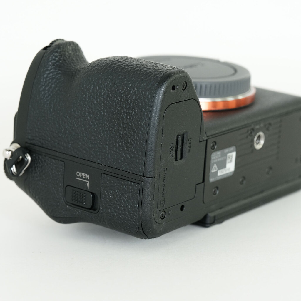 SONY α7R V（ILCE-7RM5）の出品 | ONE SCENE（ワンシーン）