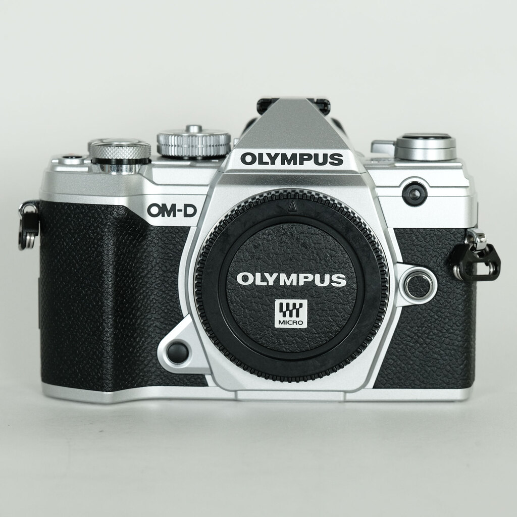 OLYMPUS OM-D E-M5 Mark III