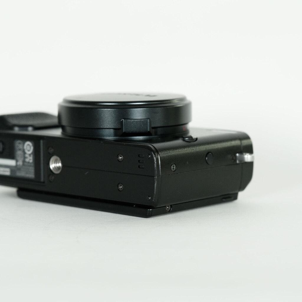 FUJIFILM X70 ブラックの出品 | ONE SCENE（ワンシーン）