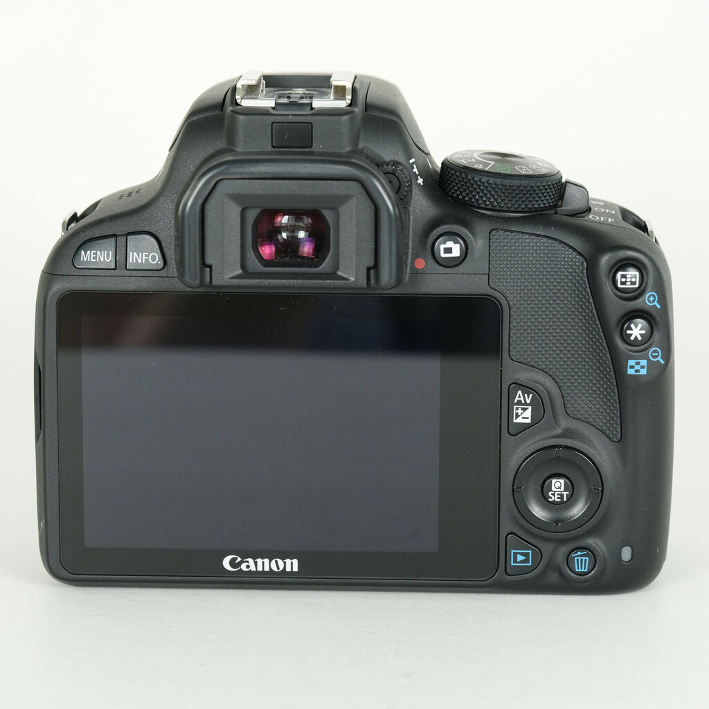 Canon EOS Kiss X7