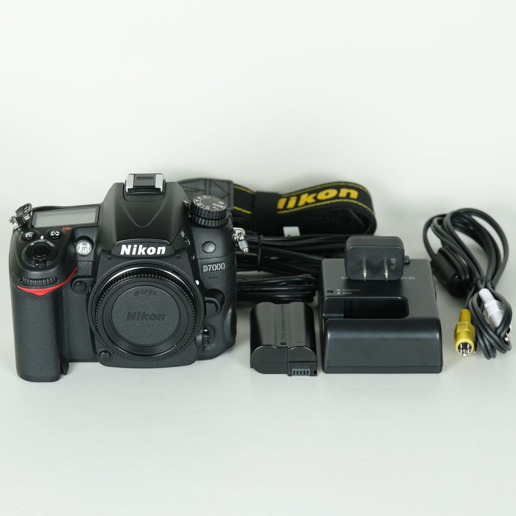 Nikon D7000の出品 | ONE SCENE（ワンシーン）