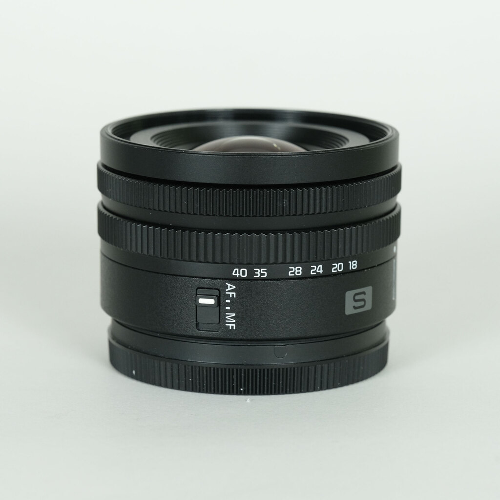 Panasonic LUMIX S 18-40mm F4.5-6.3 Panasonic LUMIX S 18-40mm F4.5-6.3