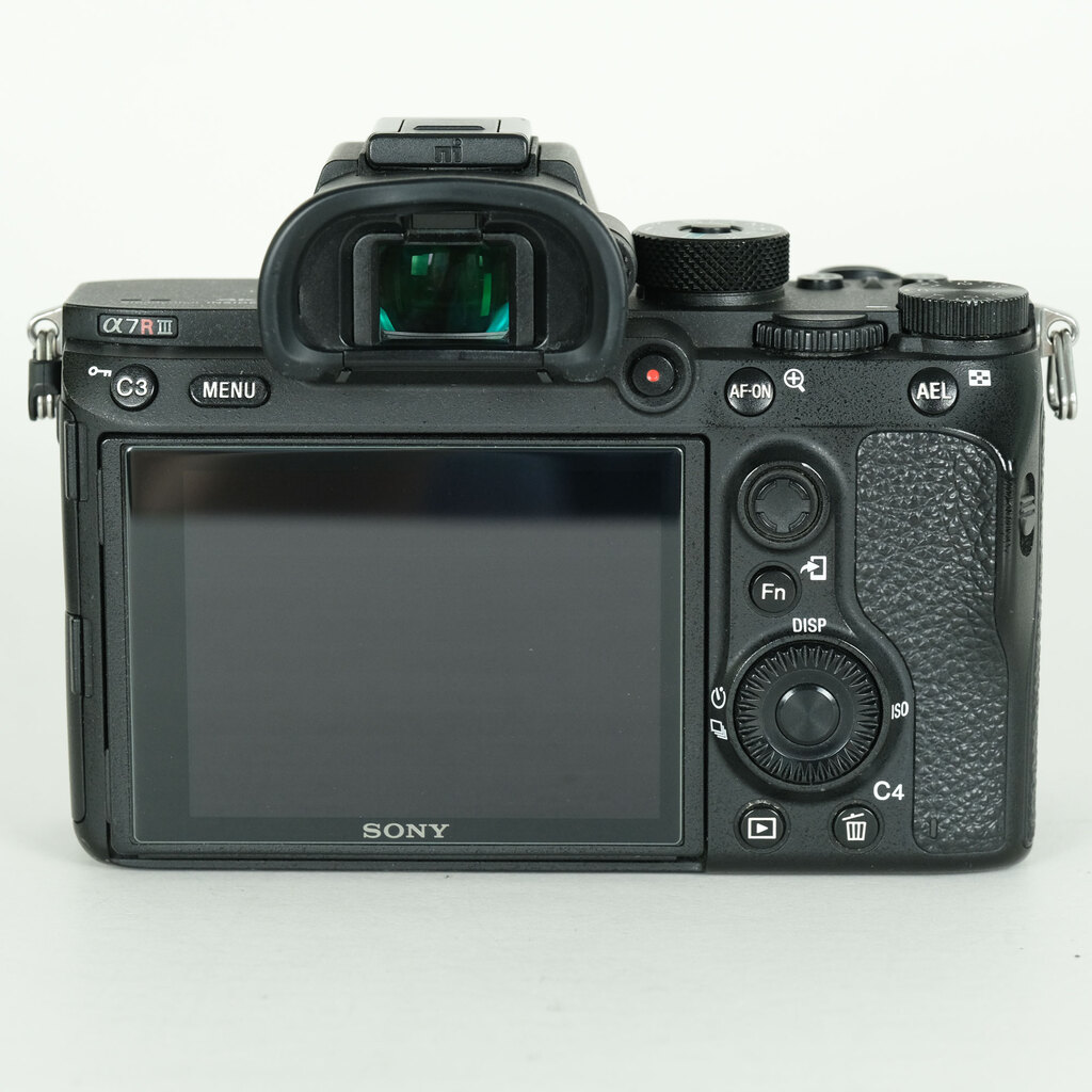 SONY α7R III（ILCE-7RM3）の出品 | ONE SCENE（ワンシーン）