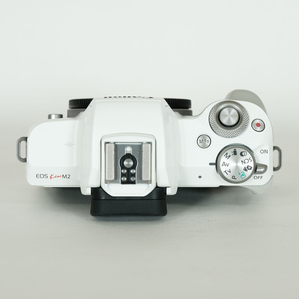 Canon EOS Kiss M2