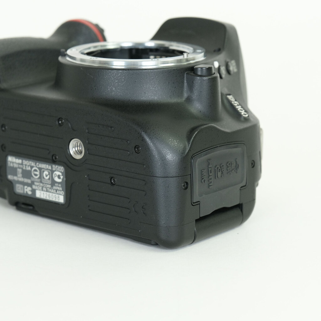 Nikon D5100 ボディ