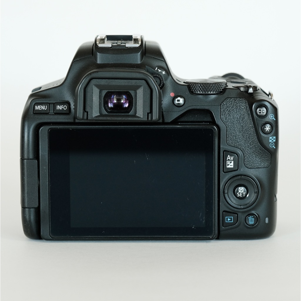 Canon EOS Kiss X10