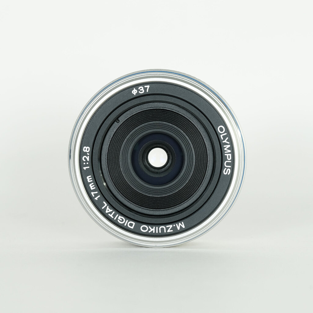 OLYMPUS M.ZUIKO DIGITAL 17mm F2.8 シルバー