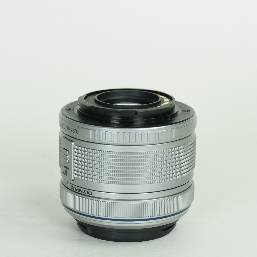 OLYMPUS M.ZUIKO DIGITAL 14-42mm F3.5-5.6IIR シルバー