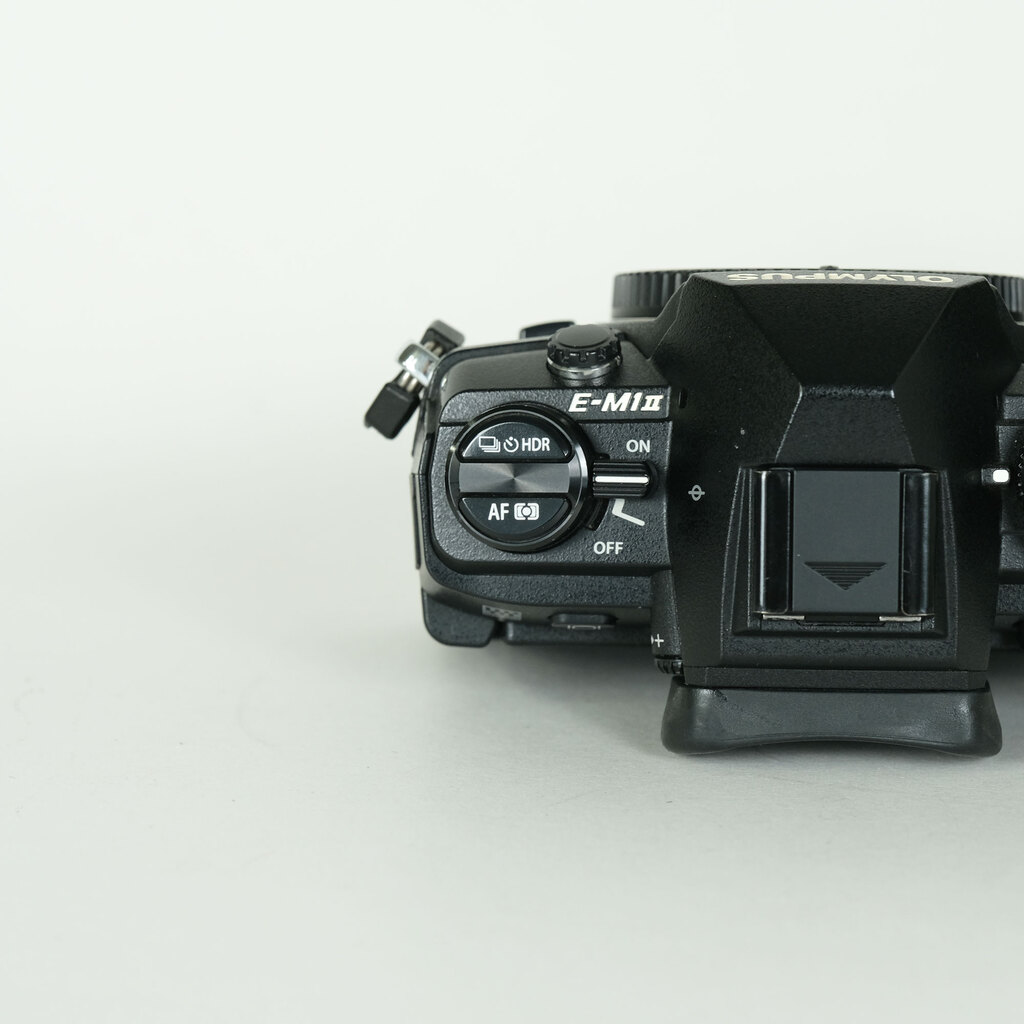 OLYMPUS OM-D E-M1 Mark II