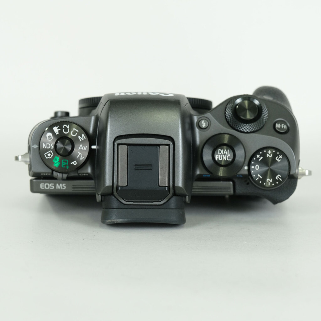 Canon EOS M5