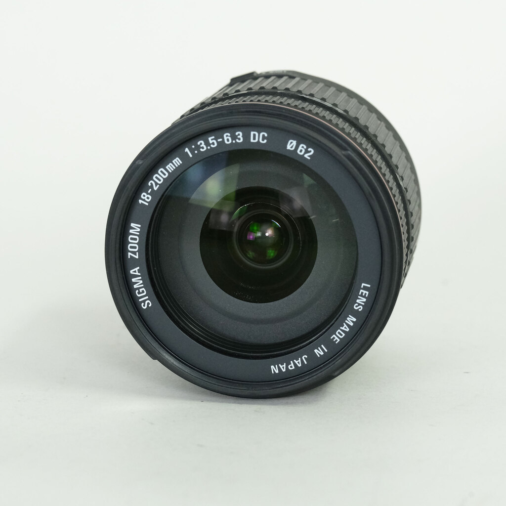 SIGMA 18-200mm F3.5-6.3 DC [ニコンF用]