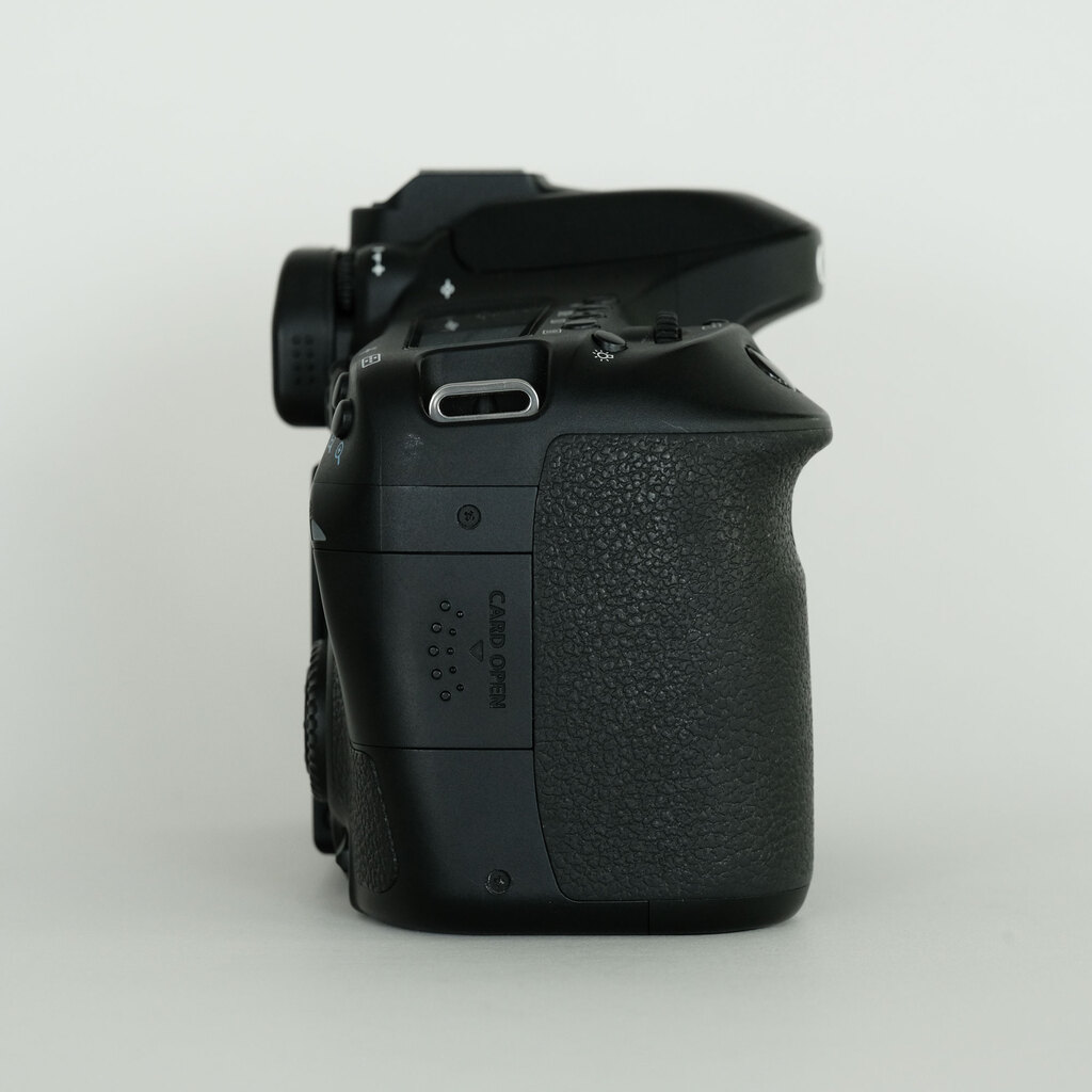 Canon EOS 80D EF-S18-135 IS USM レンズキット