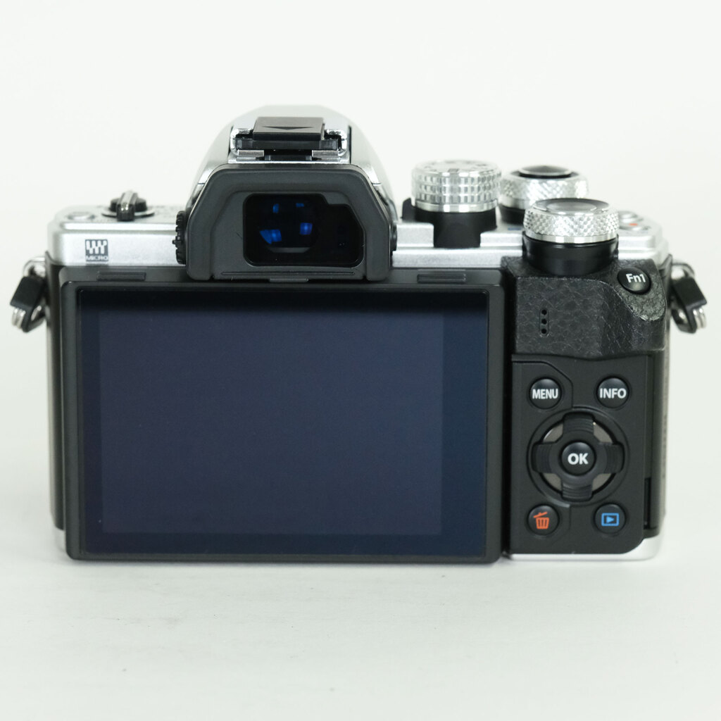 OLYMPUS OM-D E-M10 Mark II