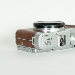 FUJIFILM X-A1 ボディ ブラウン