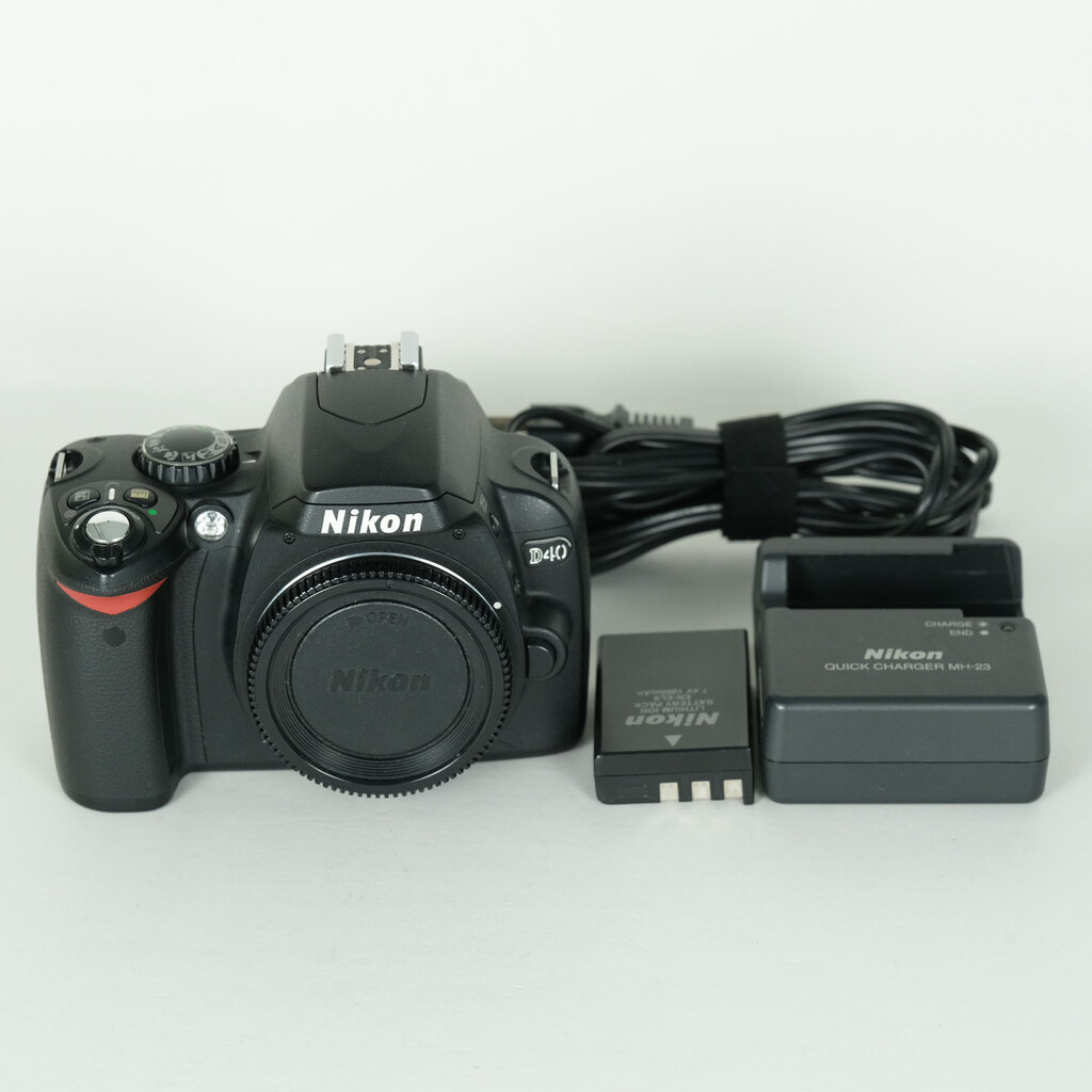 ☆シャッター数425回/コンパクトモデル☆ Nikon ニコン D40 ボディ
